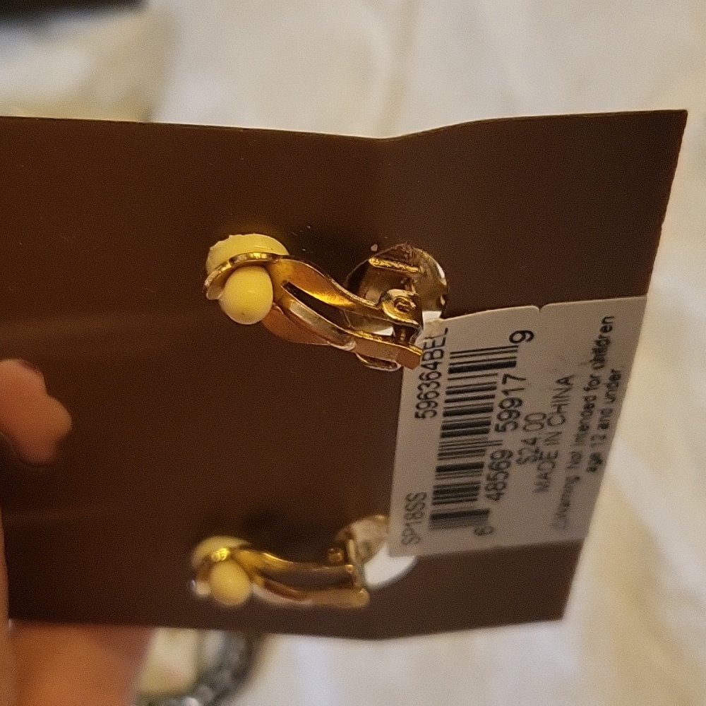 NWT  Lot of 6 CLIP  EARRINGS - Picture 6 of 11
